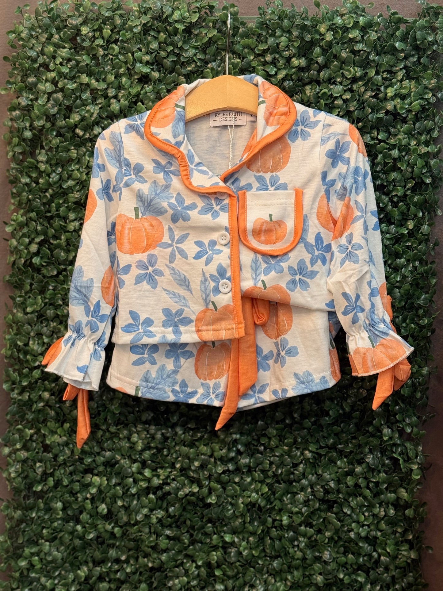 Pink and orange pumpkin pjs 5,6,7