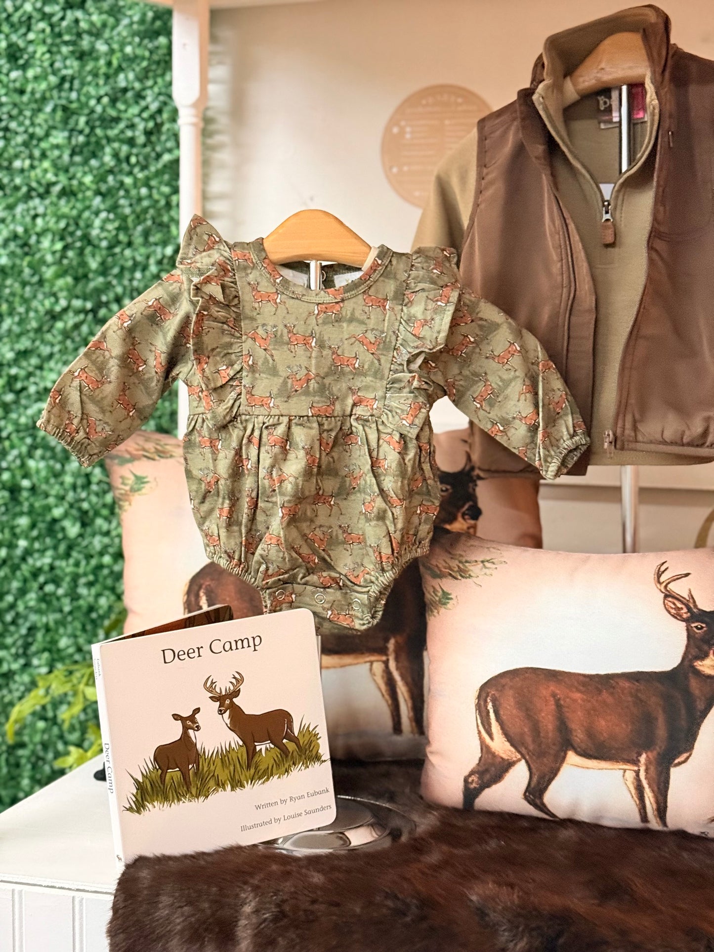 Velvet Fawn Ruffle bubble