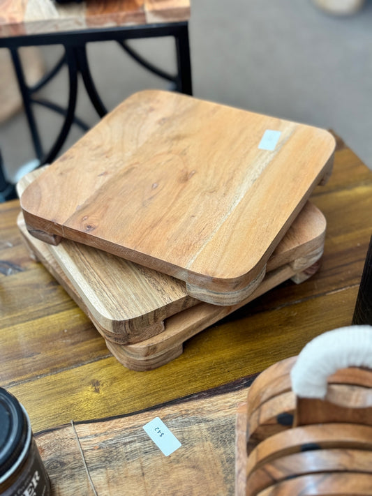 Raised trivet trays