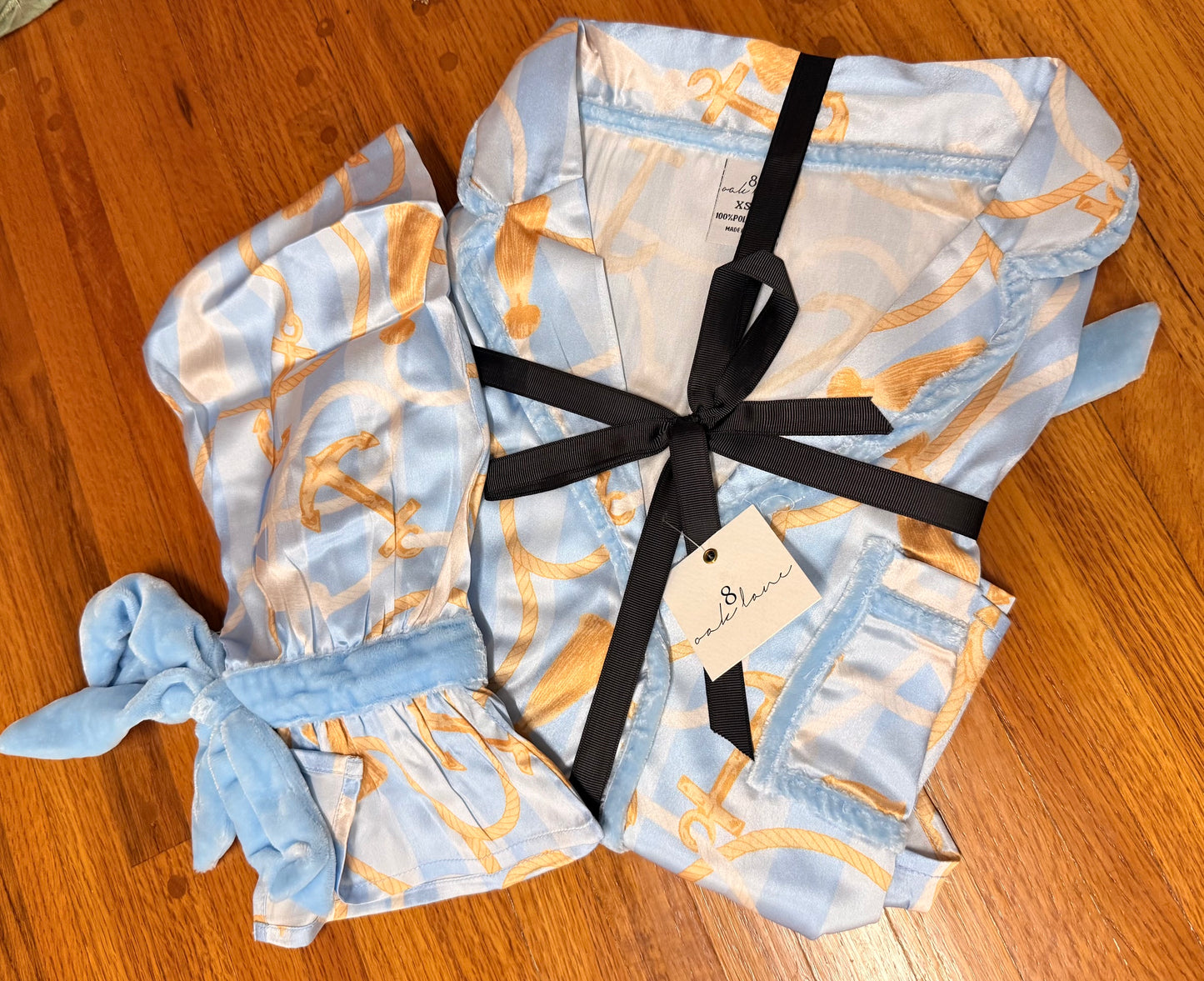 Pajama set with velvety trim